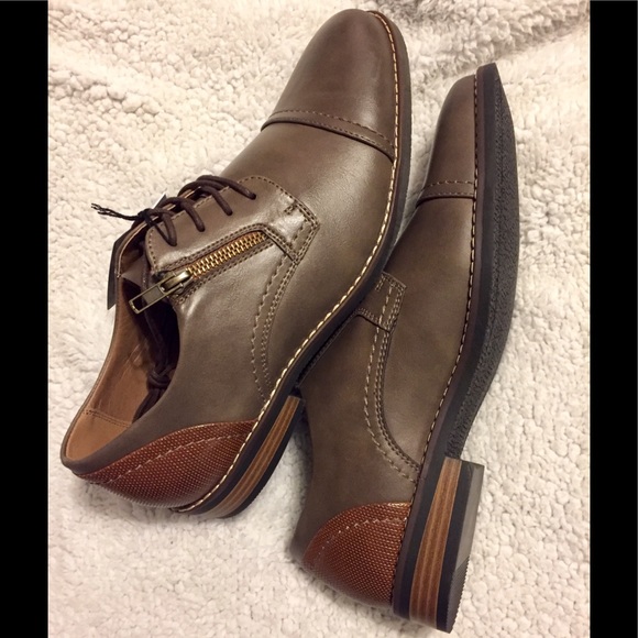 Men’s Brody Oxfords. Sizes 9 and 9.5 available - Picture 2 of 7